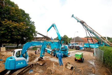 het inbrengen van buisschroefpalen 